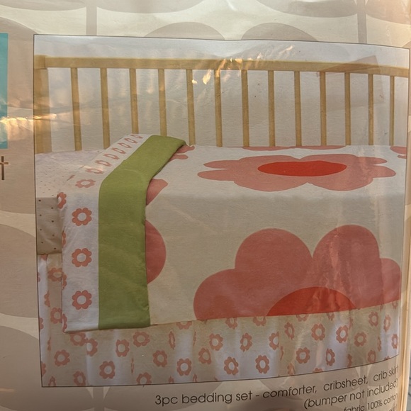 Brand new in package ORLA KIELY Target Heart Daisy CRIB SET - Picture 2 of 5